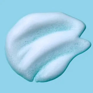 Foaming Facial Cleanser with Fruit-derived Acids, Aloe Vera and Panthenol - Image 3