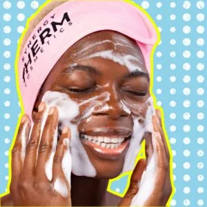 Foaming Facial Cleanser with Fruit-derived Acids, Aloe Vera and Panthenol - Image 6